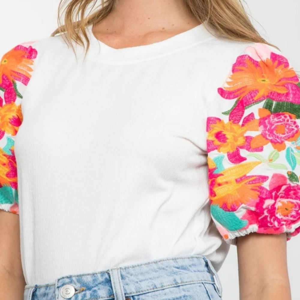 THML EUC White and Pink Puff Sleeve Graphic Floral Size Medium